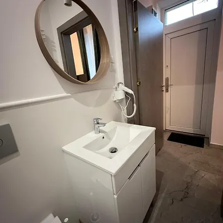 Portus Hotel 2*